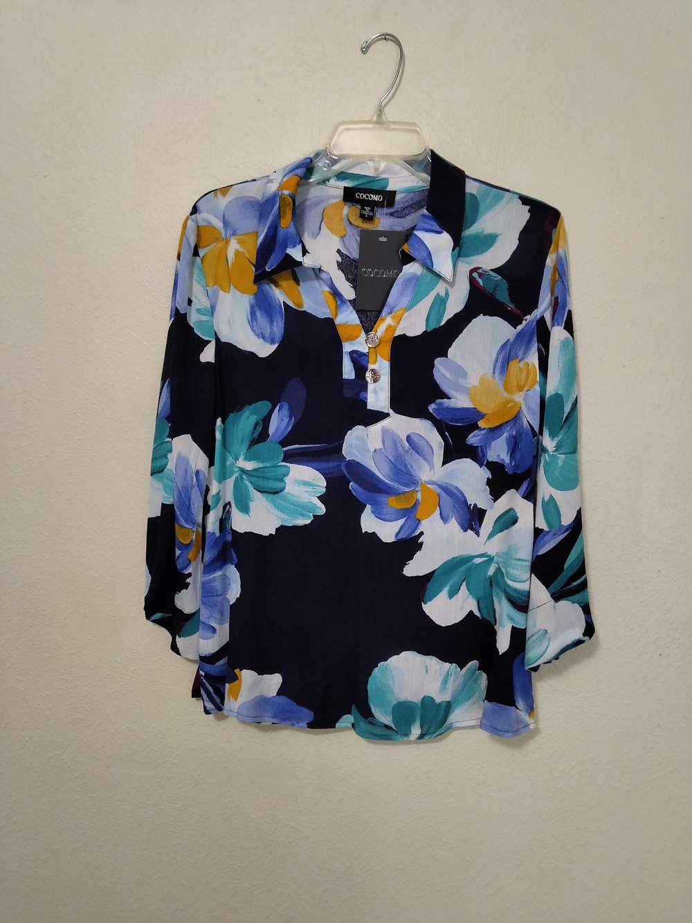 Cocomo Navy Blue Floral Women's Blouse Size Small NWT